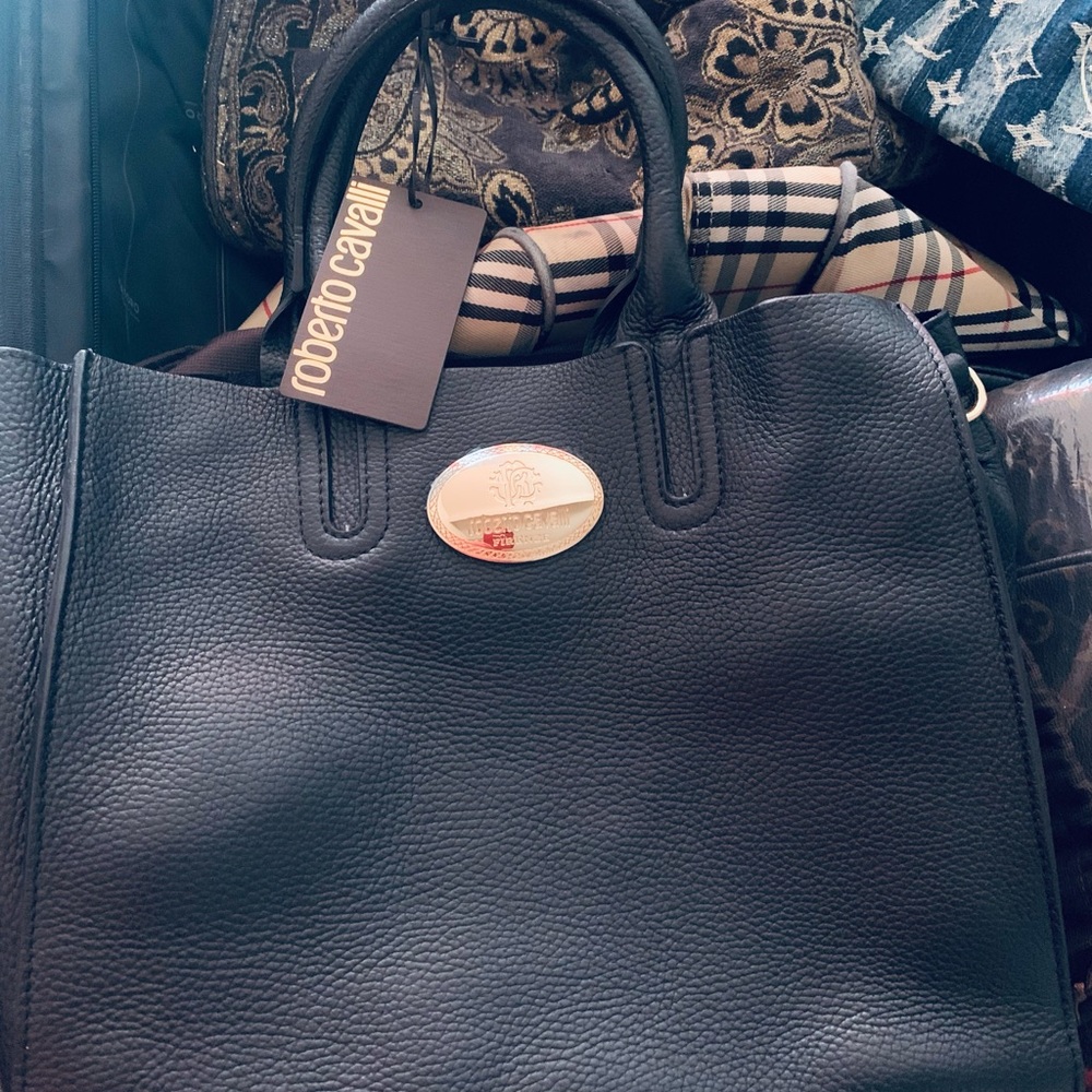 - Roberto Cavalli bag/black/27” L 🔴32” A🔴12”
